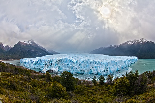 Weltweit abschmelzende Gletscher